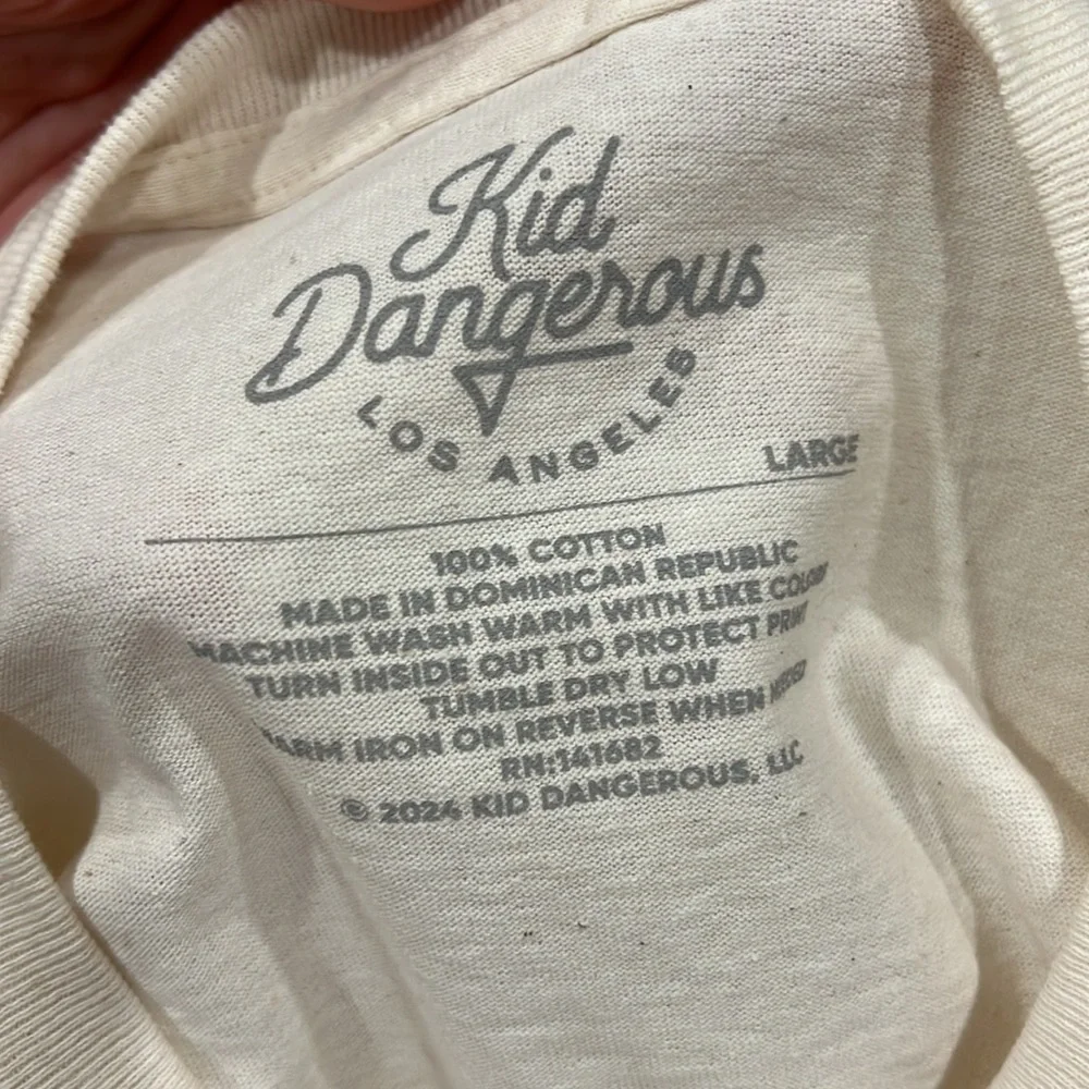 Kid Dangerous | Arches Utah Graphic T-Shirt in Natural Beige size Large NWT - Picture 7 of 10
